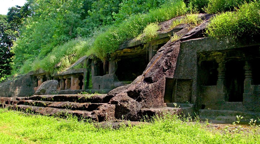 panhalekaji-caves